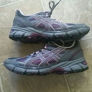 LIKE NEW ASICS GEL-VENTURE